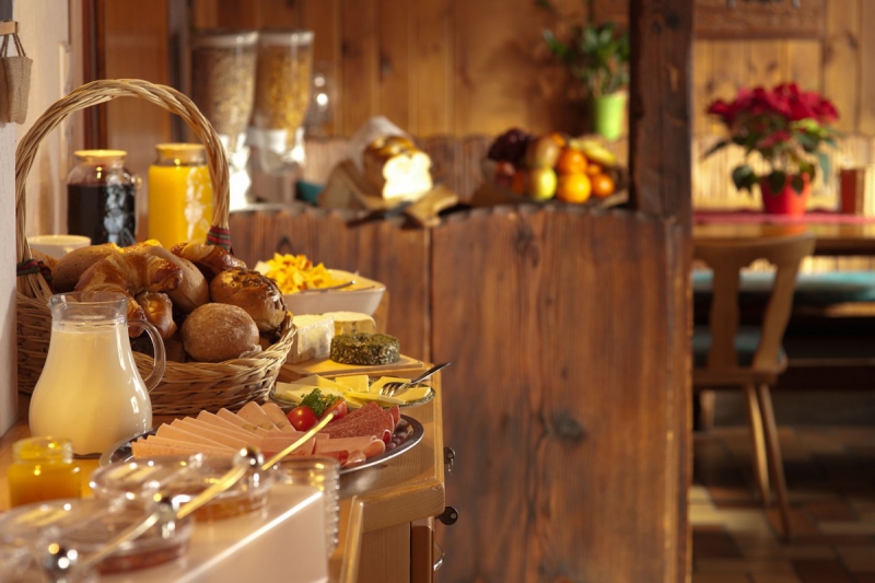 boulangerie-ST MANDRIER SUR MER-min_breakfast_buffet_food_restaurant_meal_hotel_plate_fresh-718745